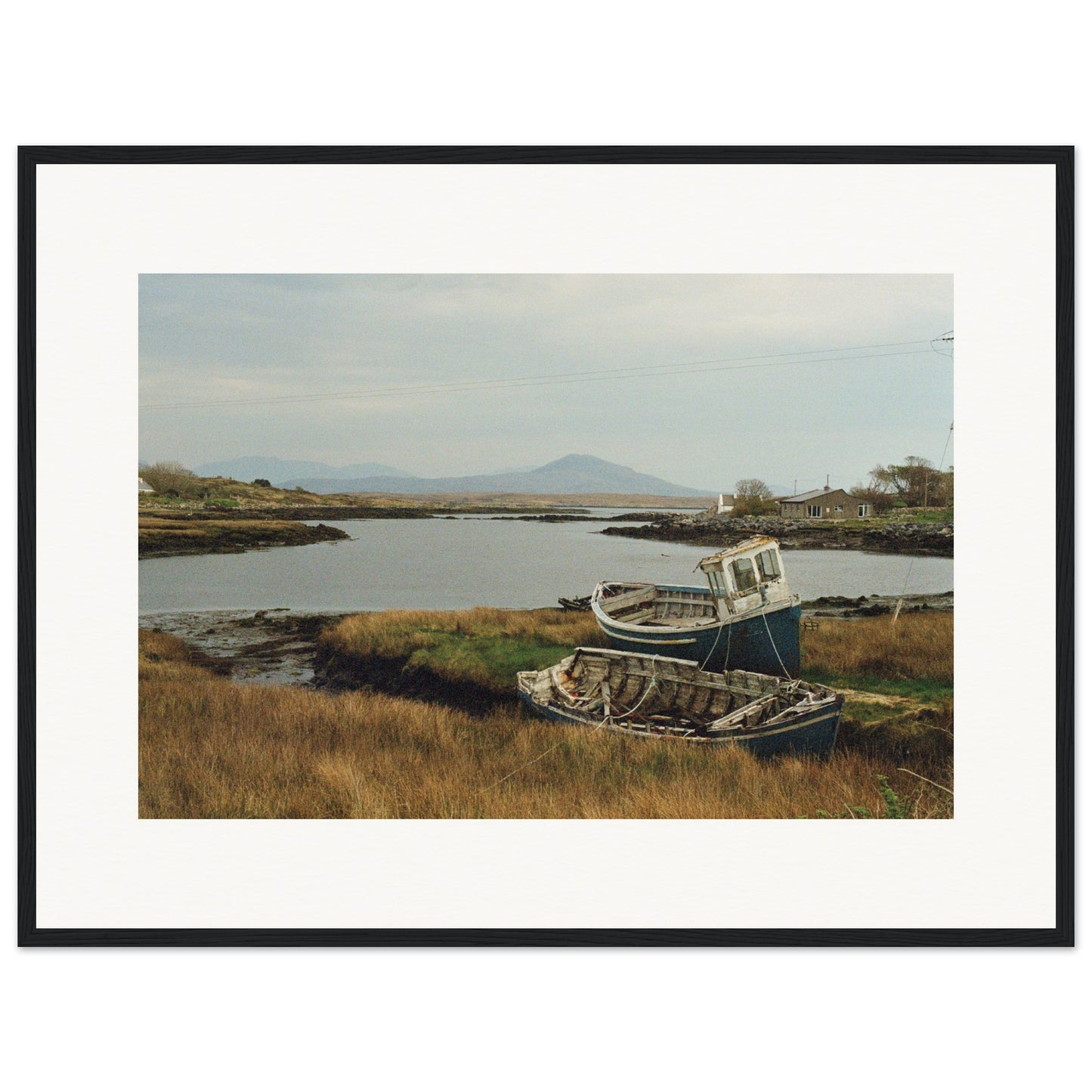 Irland West Blue Boat am See