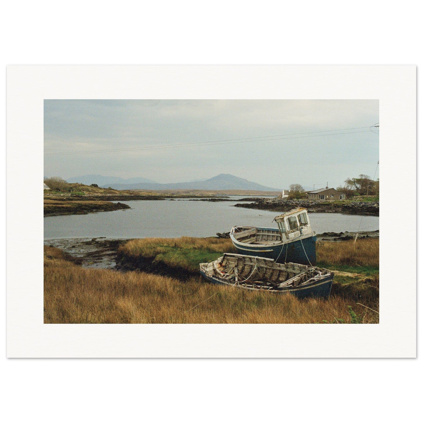 Irland West Blue Boat am See